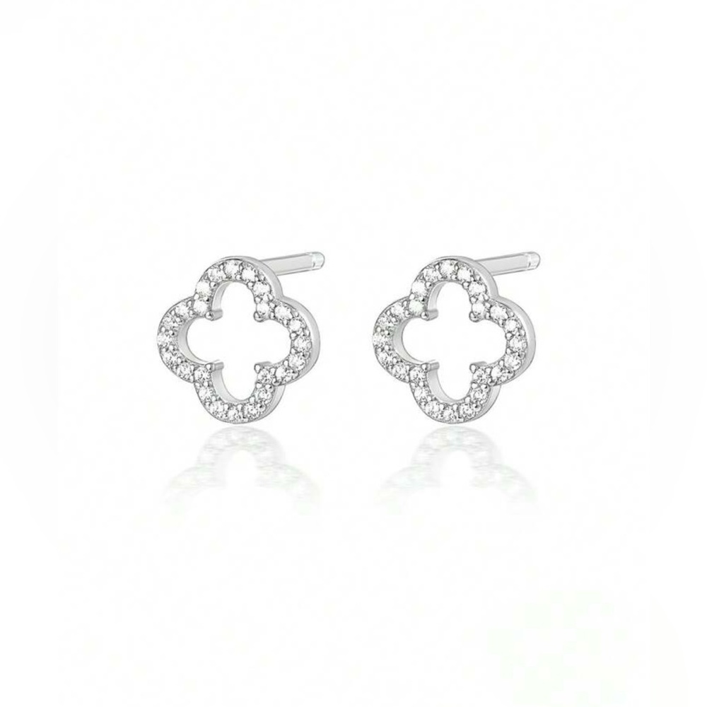 S925Stamped Silver Clover Design Earrings NWT - Picture 5 of 6